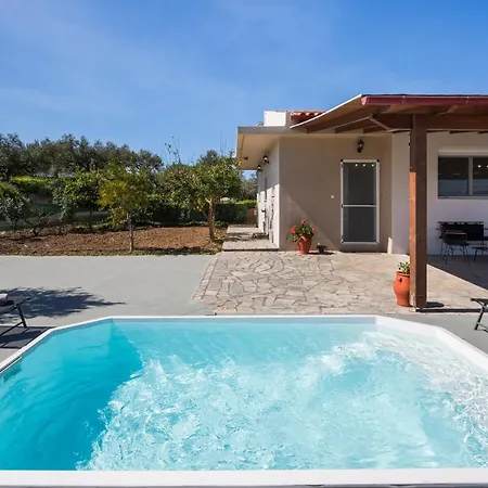 Villa Cleronomia, Private Pool, Seaview, Kaloudhianá